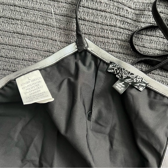 FLAUNT IT TIE BACK HANKER-CHIEF HALTER TOP Black Large - Picture 13 of 14